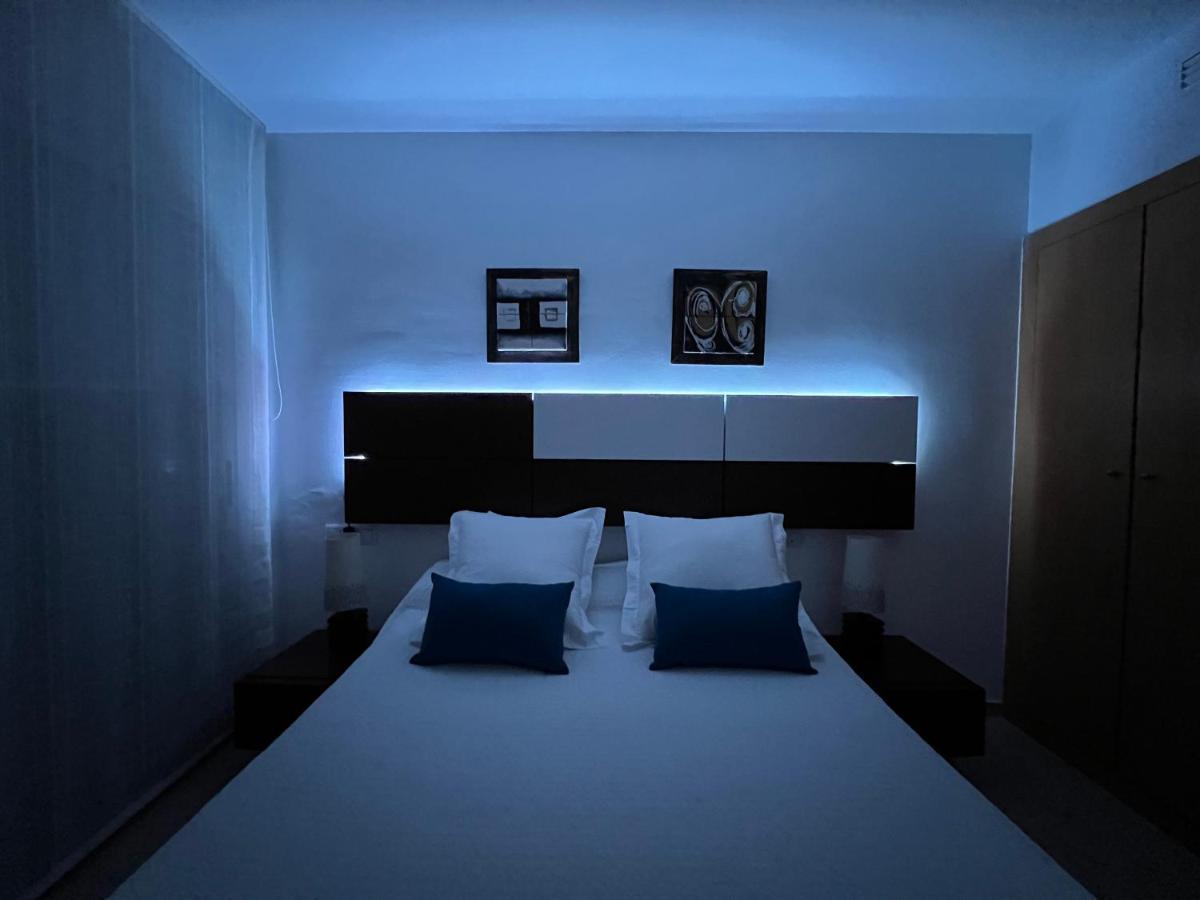 Blau Apartamento Frente A Los Canales Y Las Puestas De Sol De Roses Luaran gambar
